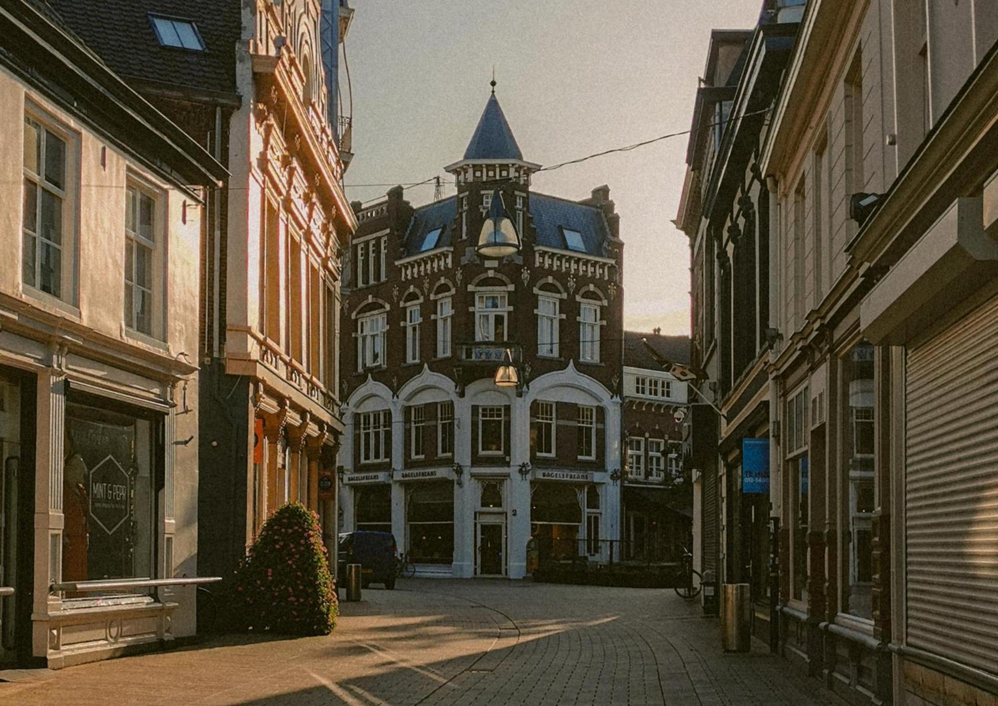 6P Hotspot Wifi Near Poppodium013 And City Center Tilburg Esterno foto
